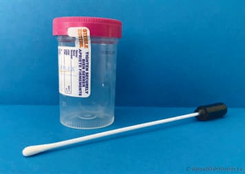 Container for coughing up a sputum sample and a swab for taking a throat swab